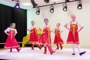 Мир музыки живи в веках…