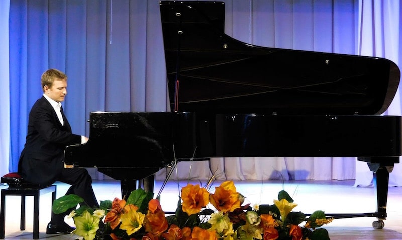 Вячеслав Спиридонов - призер национальных и международных конкурсов.