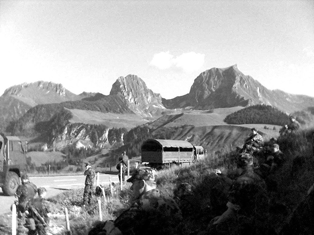 Письма из швейцарской армии (2004-2005). Вступление