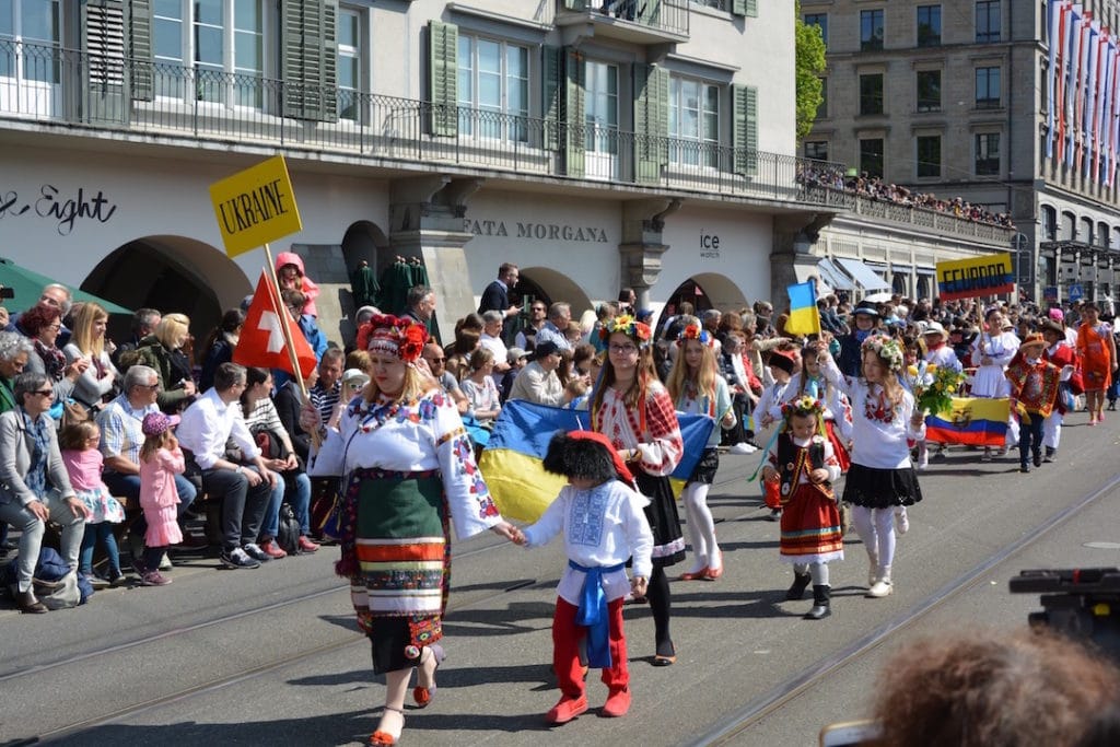В Цюрихе традиционно гадали на снеговике