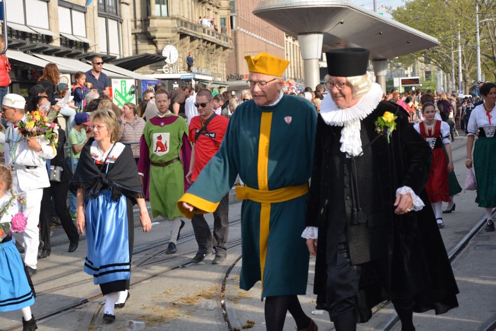 В Цюрихе традиционно гадали на снеговике