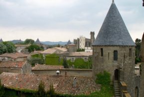 В толпе равнодушных