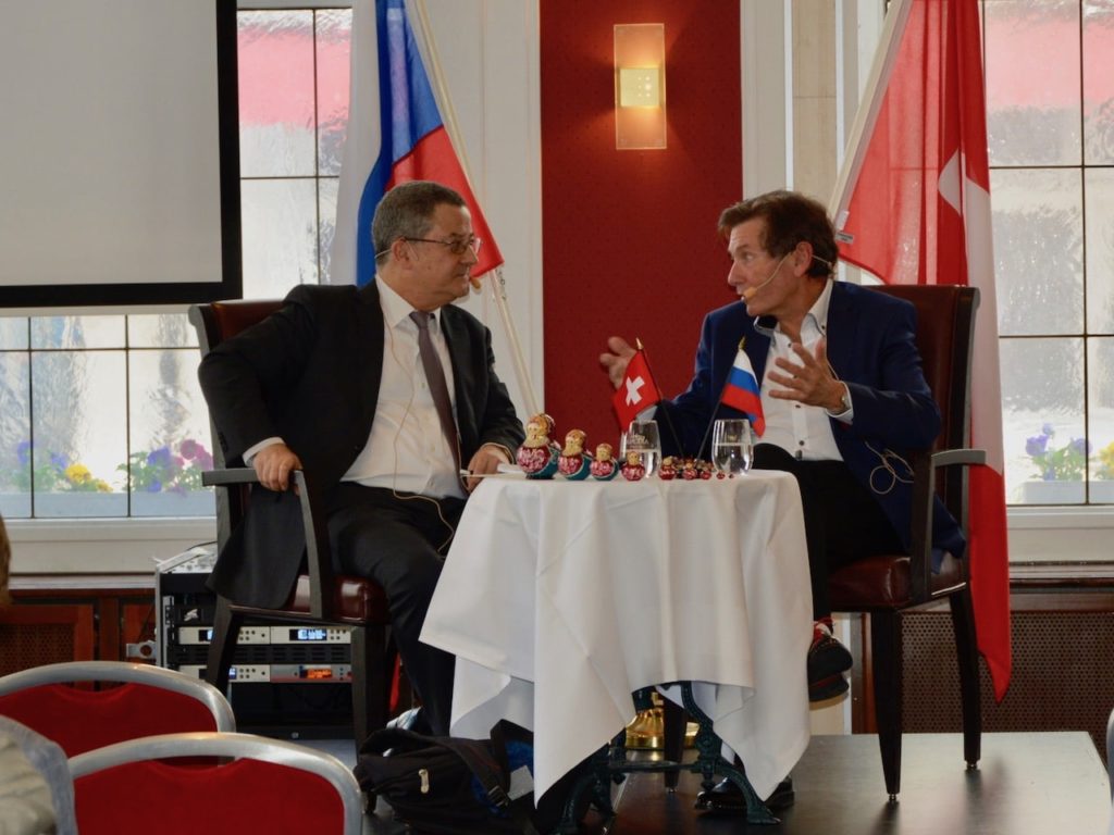 Посол Швейцарии в России Ив Россье (Yves Rossier) ответил в Цюрихе на вопросы журналиста, редактора швейцарского еженедельника «Weltwoche» Вольфганга Койдла. (forall.swiss)