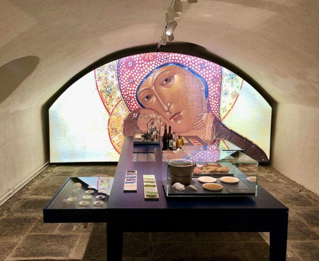 Иконы традиционно создаются только из благородных натуральных материалов. (© forall.swiss)