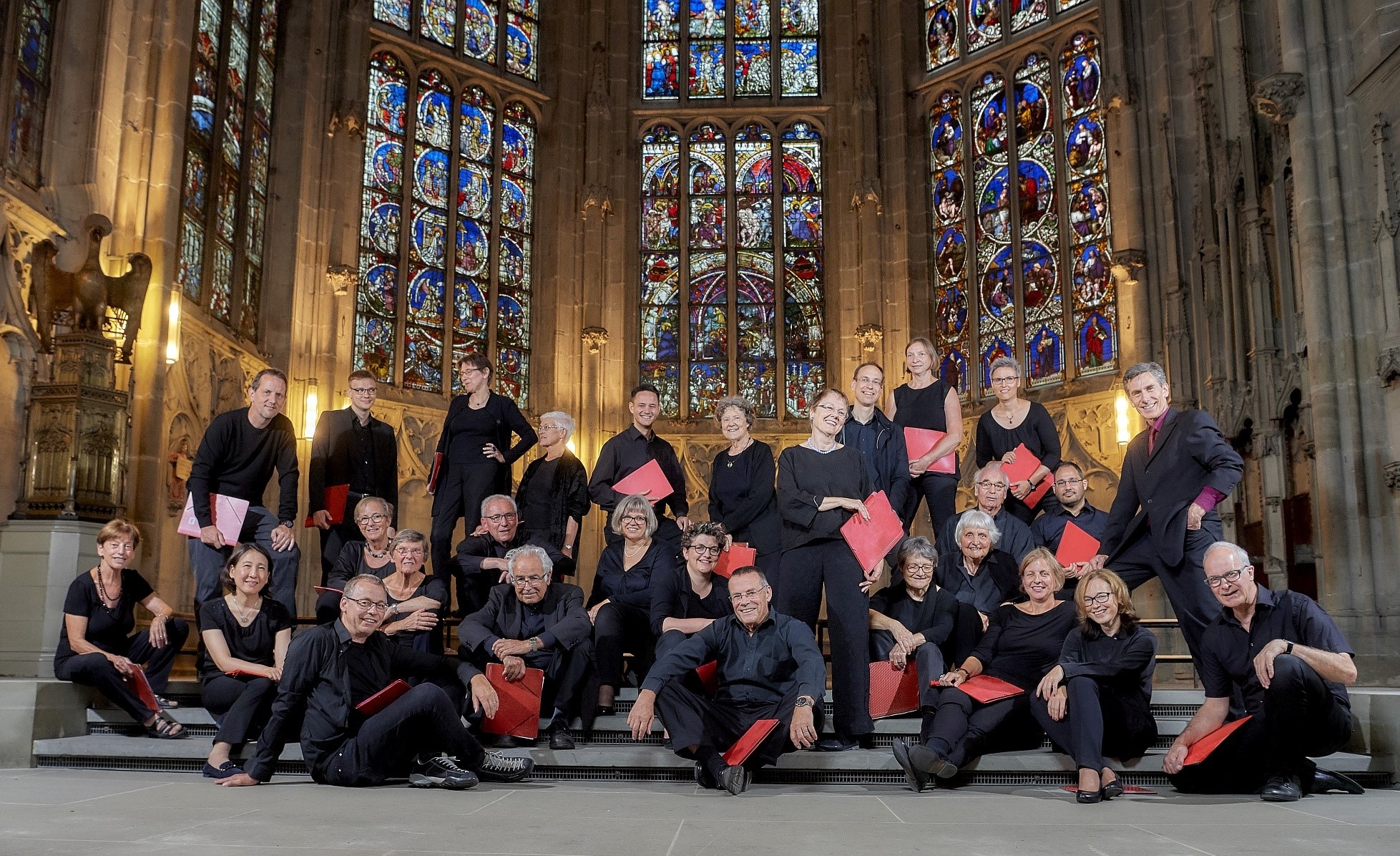 С хором Berner Kantorei в Бернском соборе (Berner Münster) - Елена Щапова вторая справа в первом ряду. 25.08.2018 г. (© Adrian Moser, www.kantorei.ch)