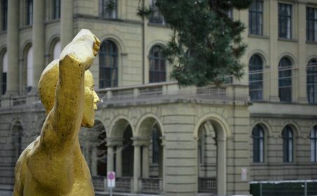 Пандемия не оттолкнула иностранных студентов от Швейцарии