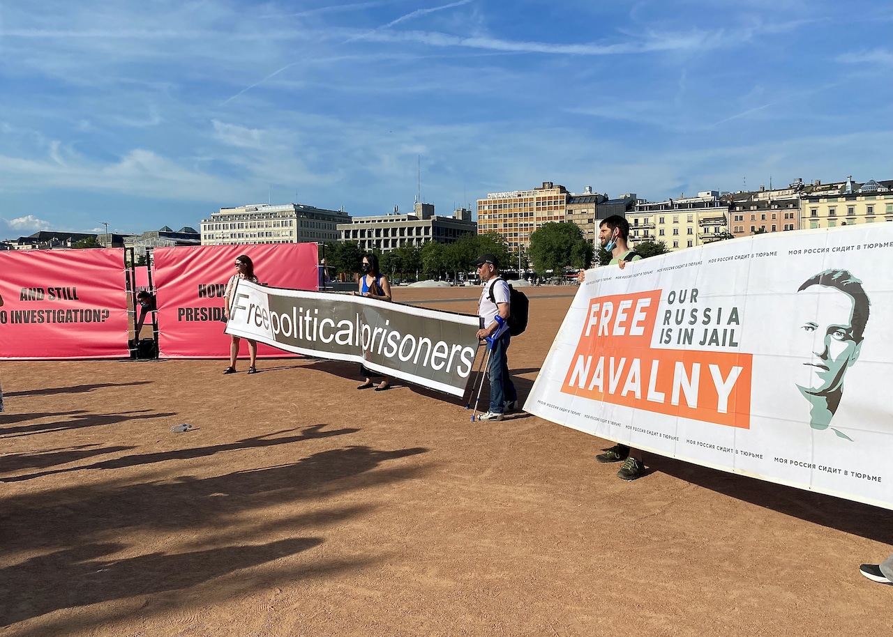На митинге «Message to Geneva Summit: Free Navalny». Женева, 15 июня 2021 г. (© forall.swiss)