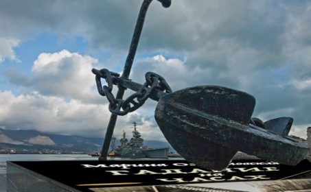 Эйнштейн, верблюды и поэзия в книге Марины Охримовской