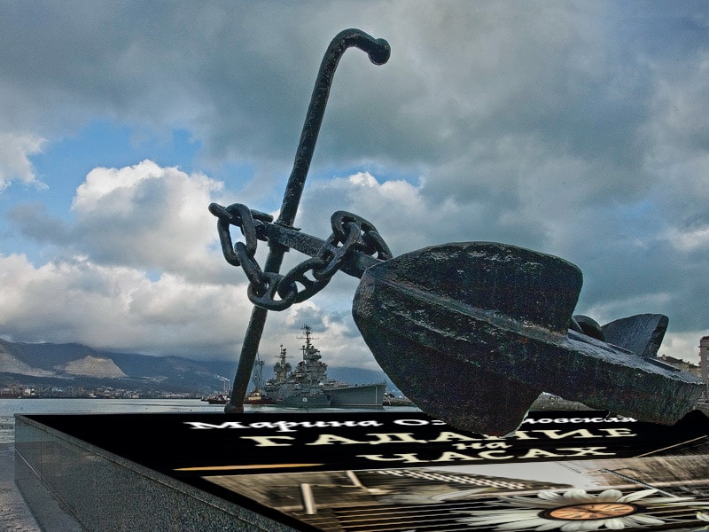 Эйнштейн, верблюды и поэзия в книге Марины Охримовской