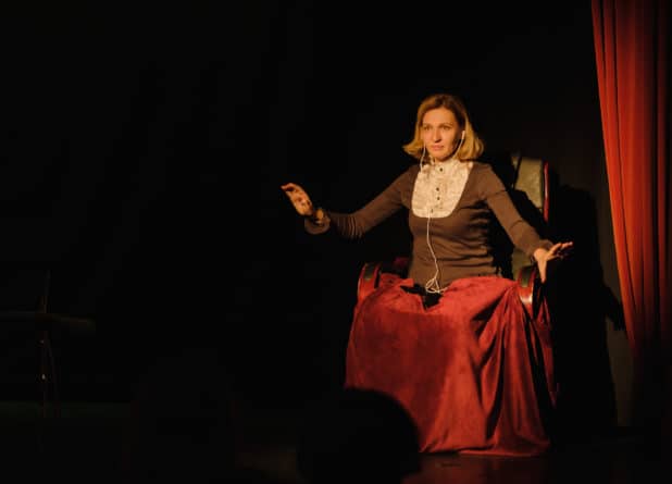 Мужчина приходит к женщине. Премьера в театре «Synthese»