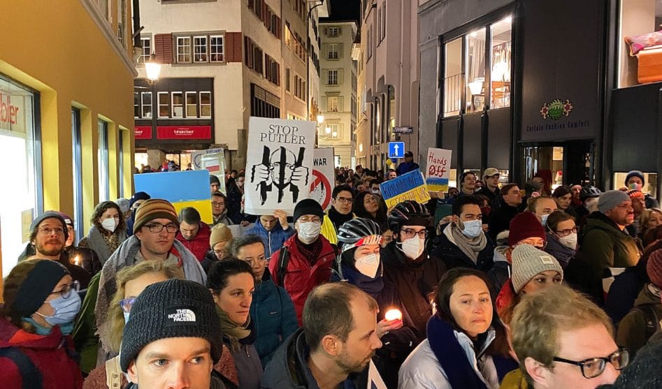 О петиции в НАТО и петиции Путину «Нет войне!»