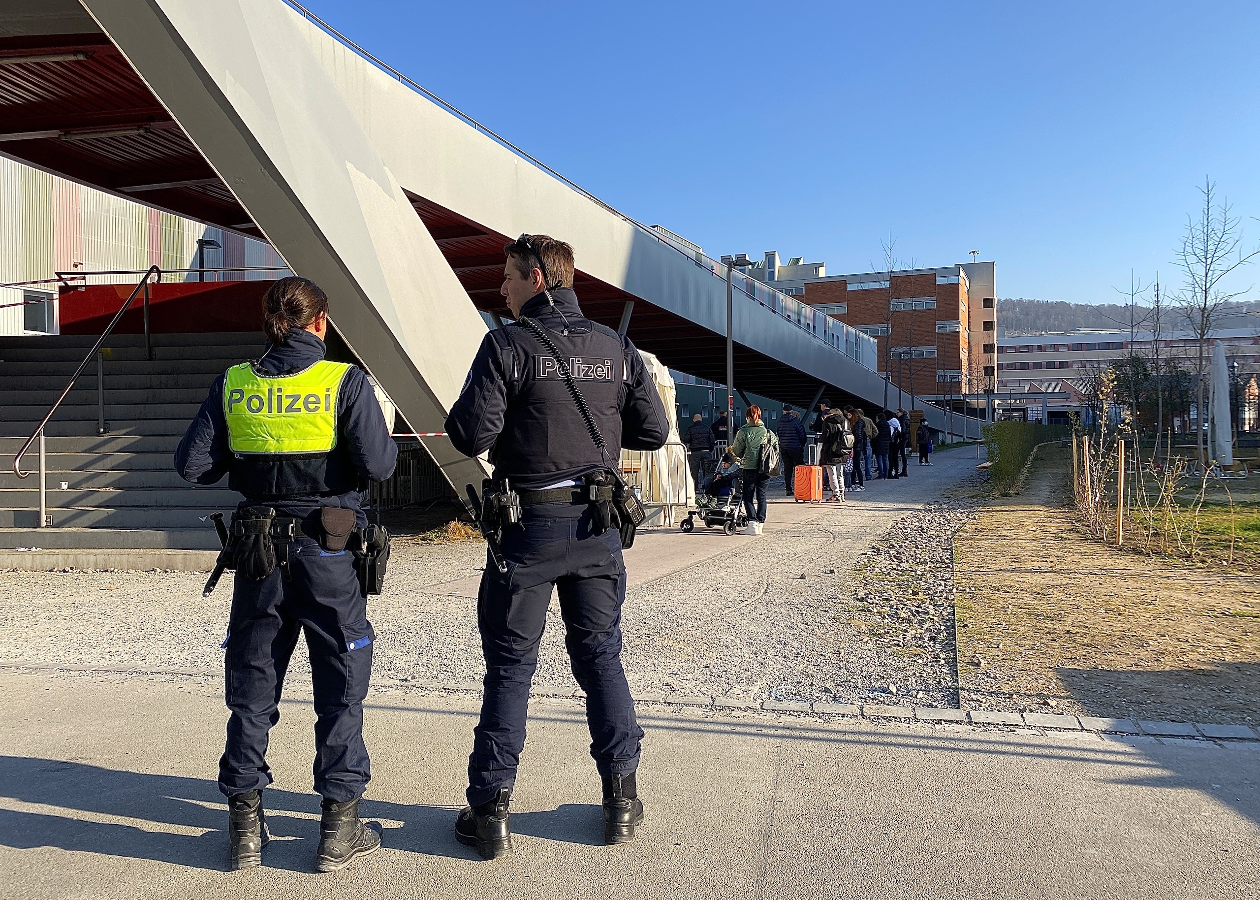 Количество украинских беженцев в Швейцарии постоянно увеличивается