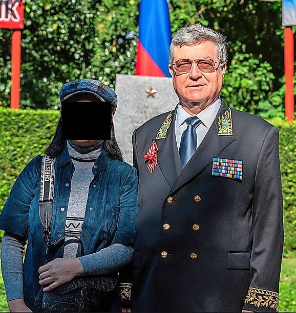 Дарья Ф.* из Цюриха играет немаловажную роль в российской кампании по дезинформации. (Russische Botschaft verkleidet Kinder als Soldaten, Blick, 15.05.2022 г.)