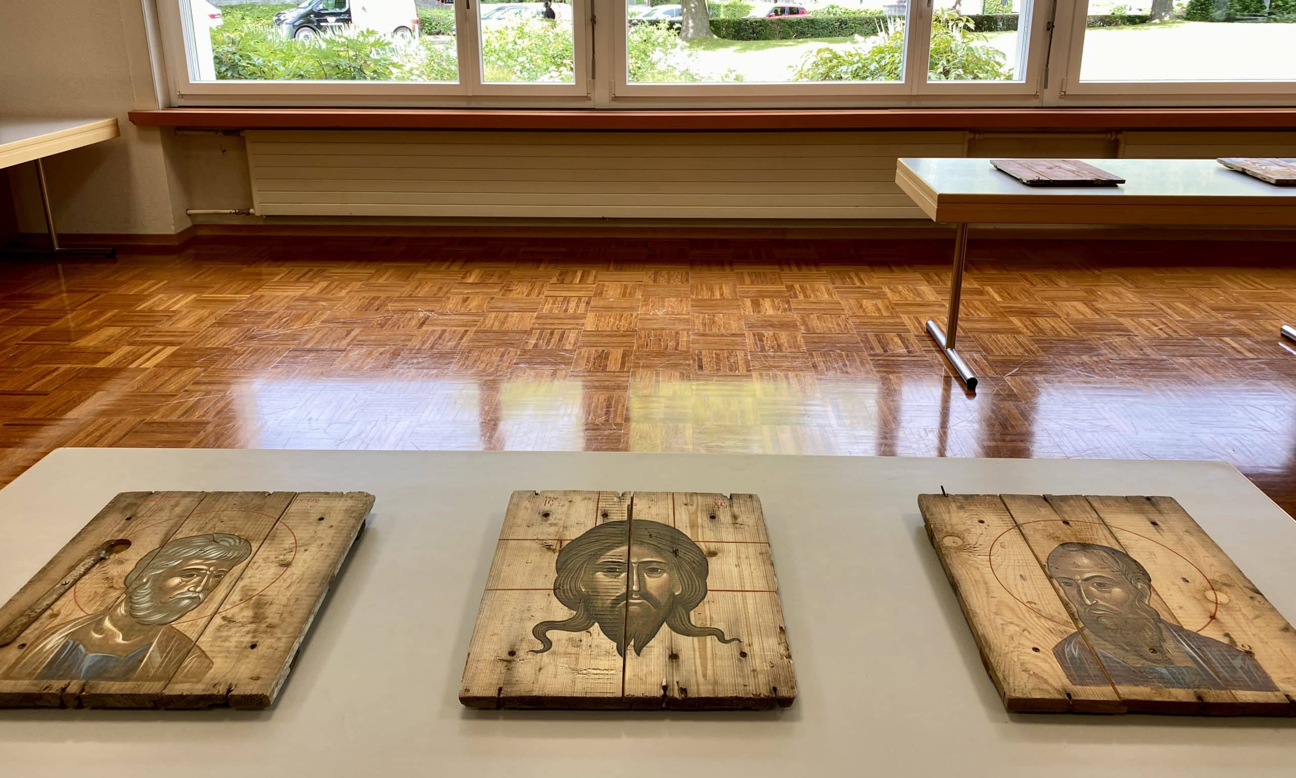 Искусство способно возрождать к жизни то, что служило умножению смерти. Кур, 10 сентября 2022 г. (© forall.swiss)