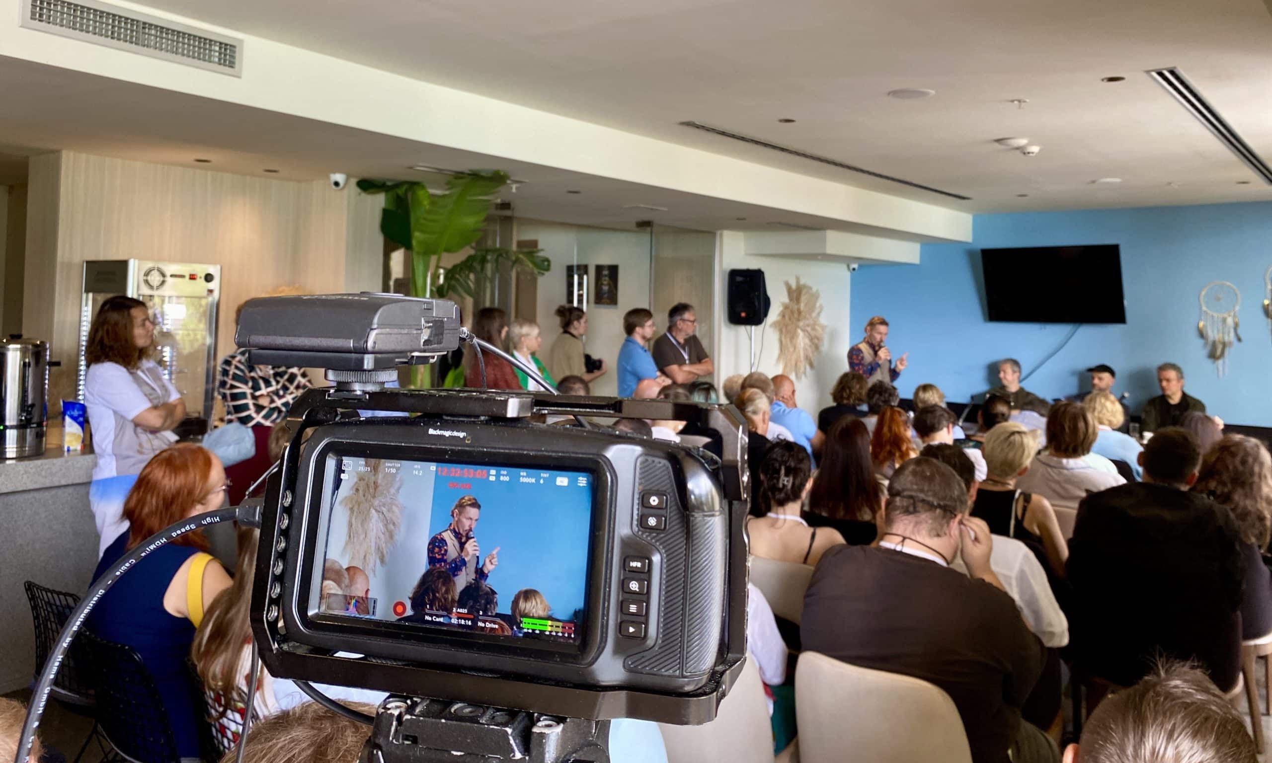 Александр Гаврилов, Антон Долин, Иван Вырыпаев, Александр Дельфинов говорили о колониализме и имперскости русской культуры. 24-30 сентября 2022 г. (© forall.swiss)