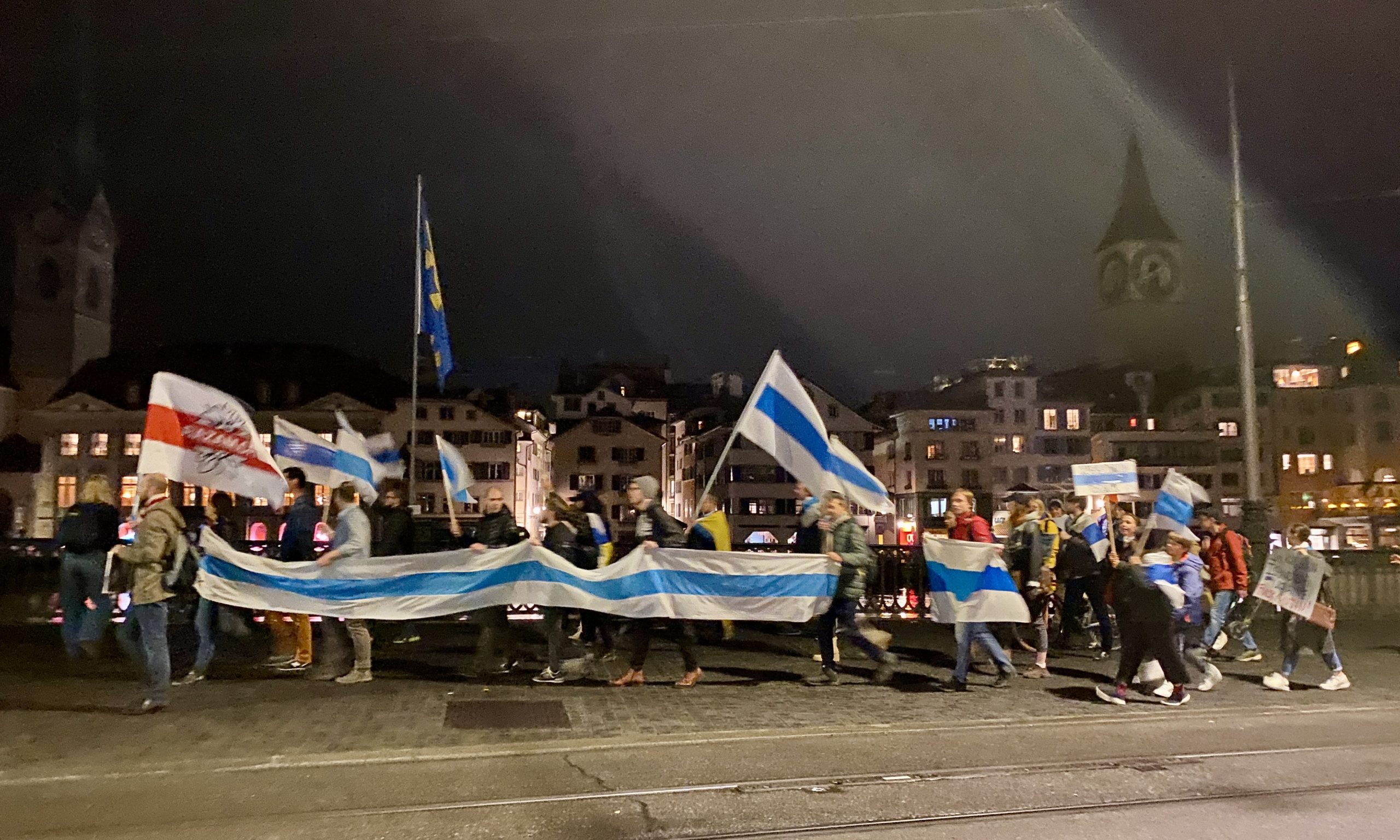 Марш «Нет террору! Нет войне!» прошел 21 октября 2022 г. по главным улицам Цюриха. (© forall.swiss)