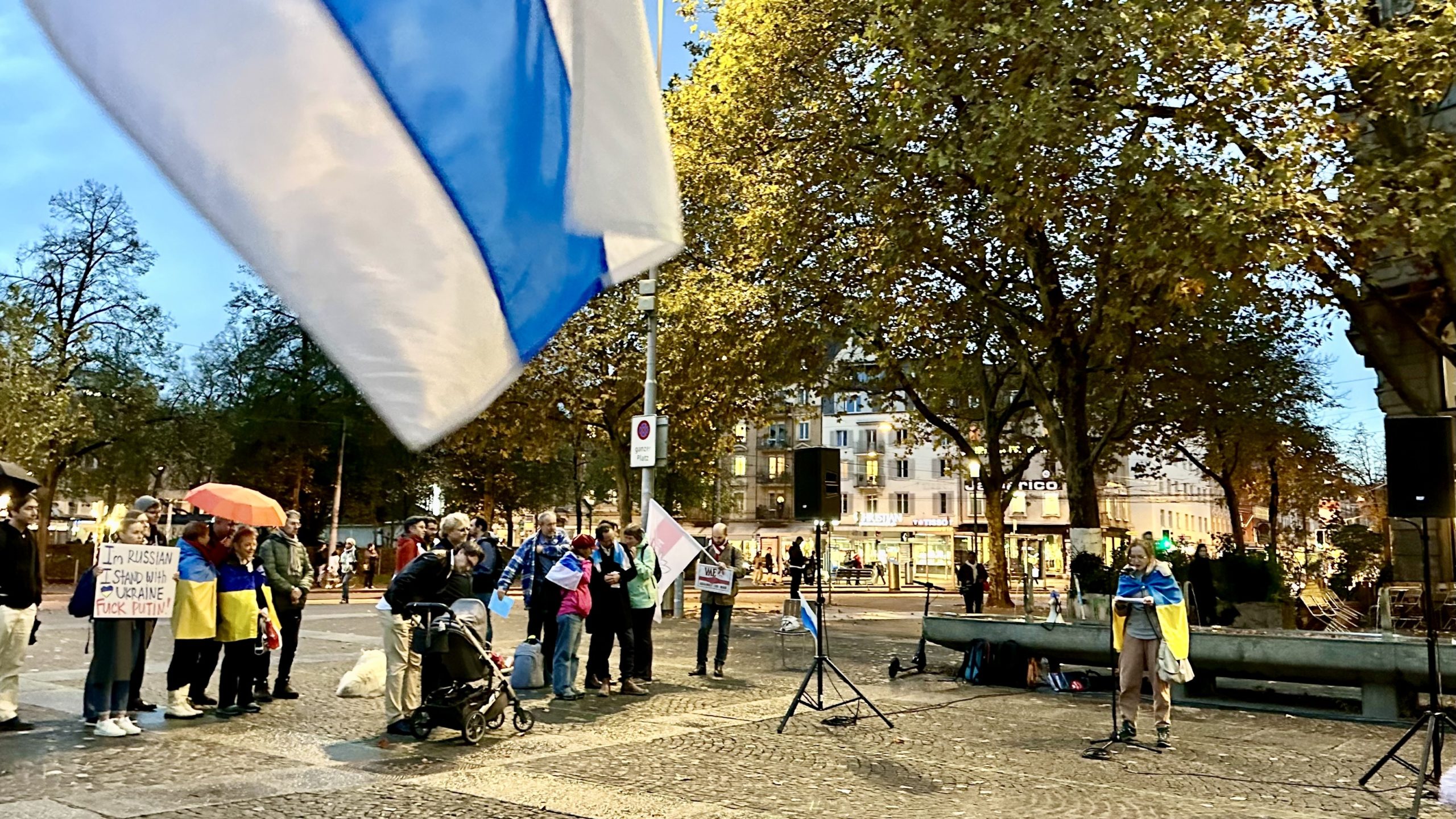 И есть надежда, что Швейцария найдет возможность предоставлять убежище россиянам, которые могут потерять жизнь и свободу в России из-за путинских репрессий. Цюрих, 21 октября 2022 г. (© Maria Brunner)