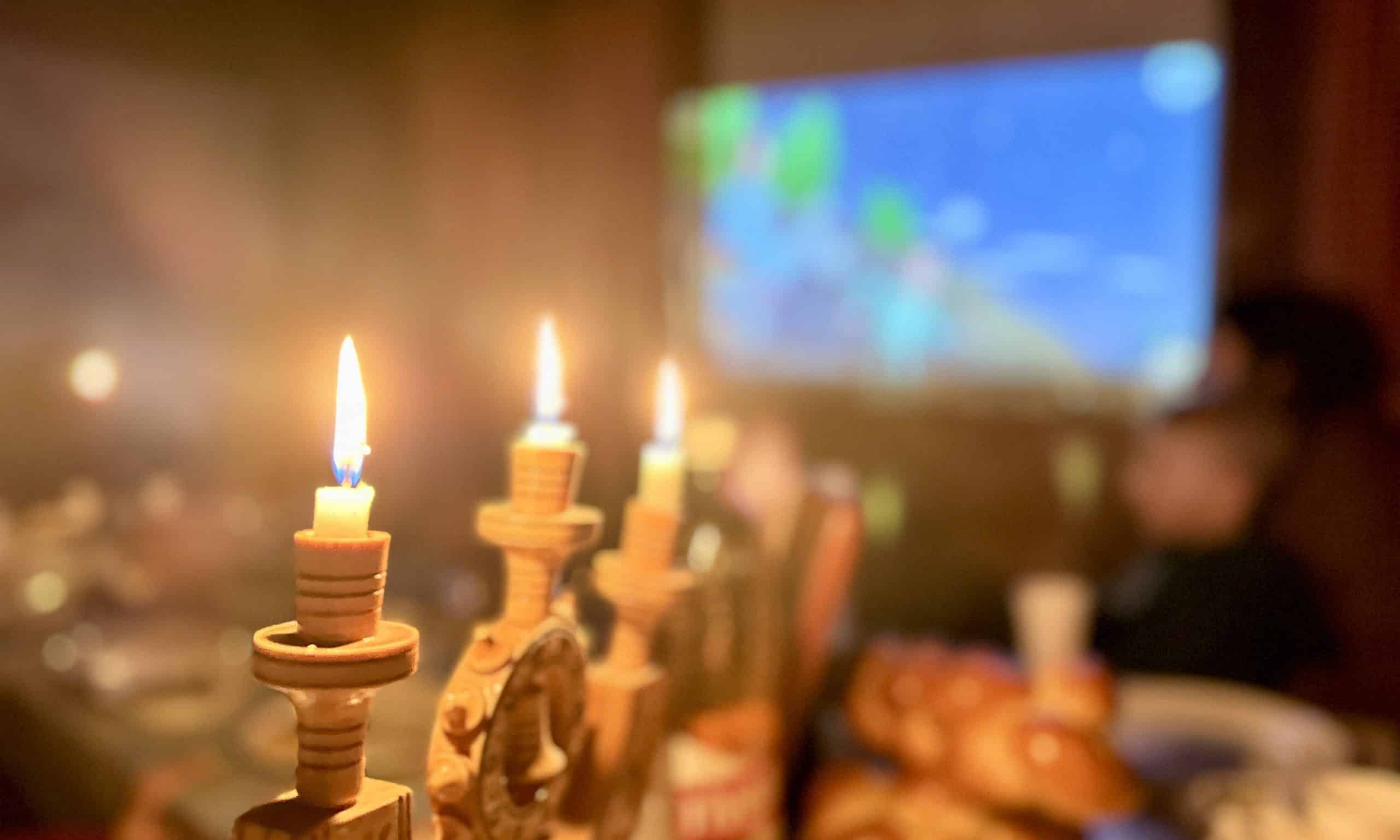 8 січня 2023 року цюрихський осередок Пласту відсвяткував «Різдв’яну Свічечку» у лiсовiй скаутській хатинці. / 8 января 2023 года цюрихский центр Пласта отпраздновал «Рождественскую Свечечку» в лесной скаутской избушке. (© forall.swiss)