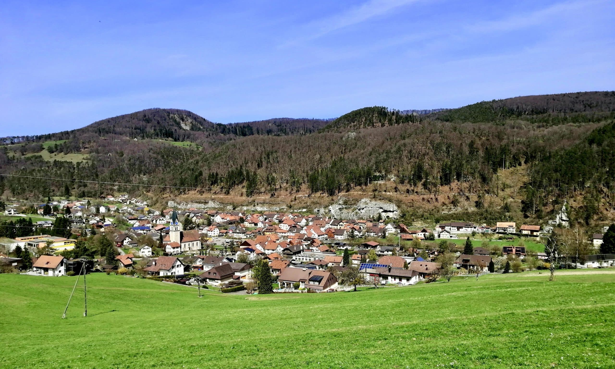 Kleinlützel aus süd/osten betrachtet. 11.April 2022. (© Jean-Pierre Weiss)