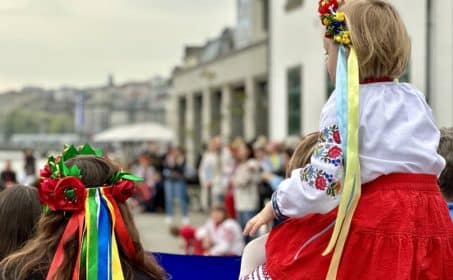 День вышиванки прошел по швейцарским улицам