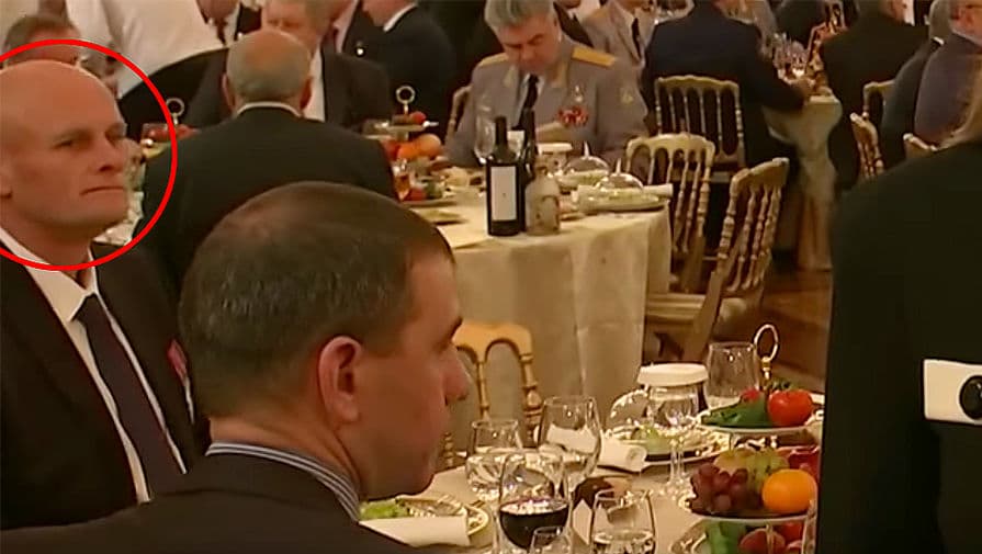 Дмитрий Уткин на празднике в Кремлевском дворце. 20 февраля 2016 г. (https://ru.wikipedia.org/wiki/Уткин_Дмитрий_Валерьевич)