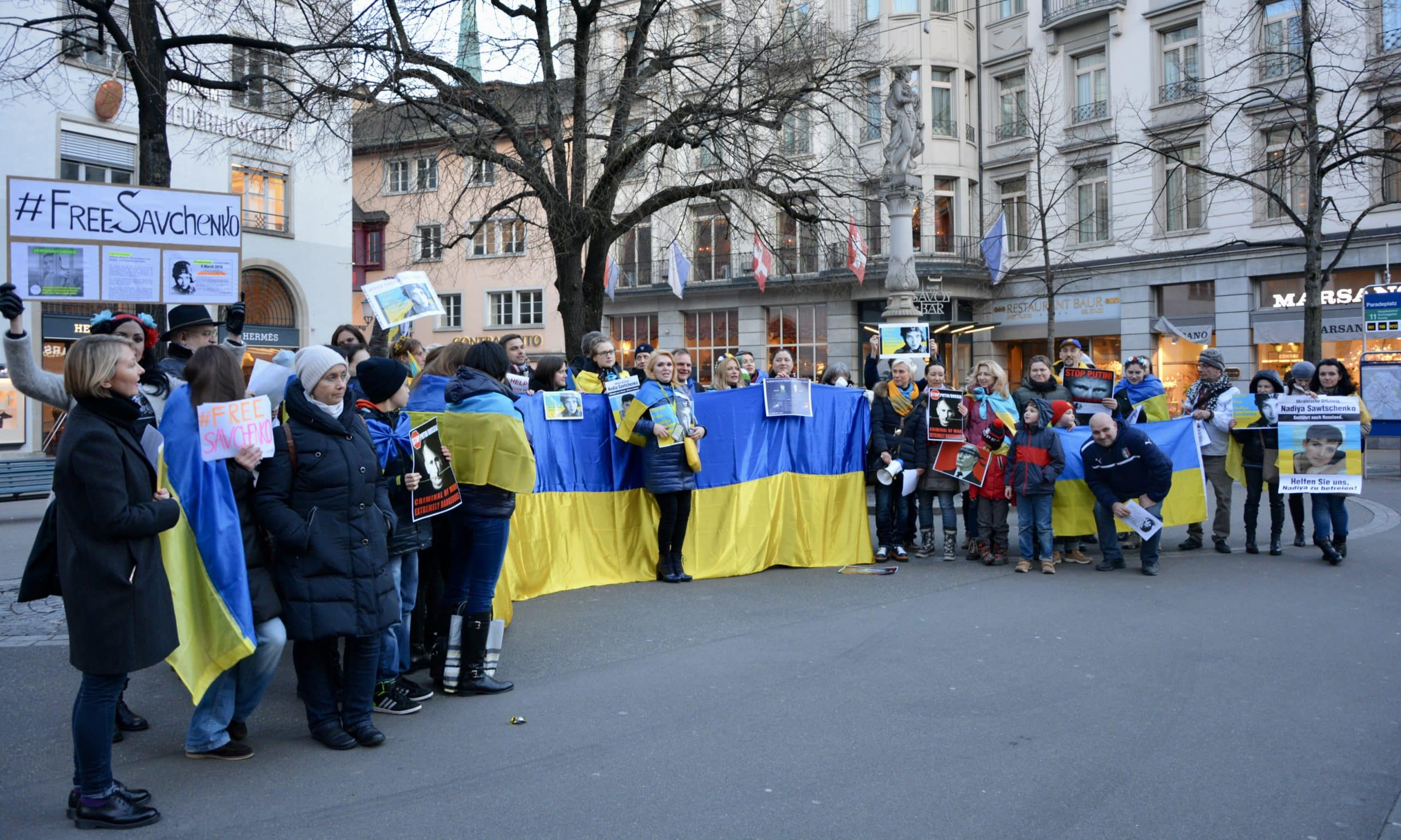 Цюрих-участник международной акции солидарности с Надеждой Савченко и другими политзаключенными в России. 9 марта 2016 г. (© forall.swiss)