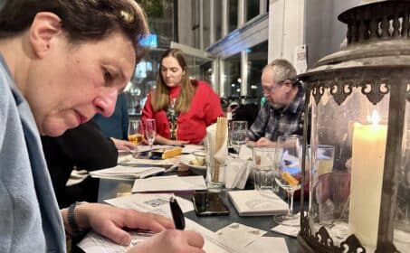 Письма политзаключенным добавляют света во тьме