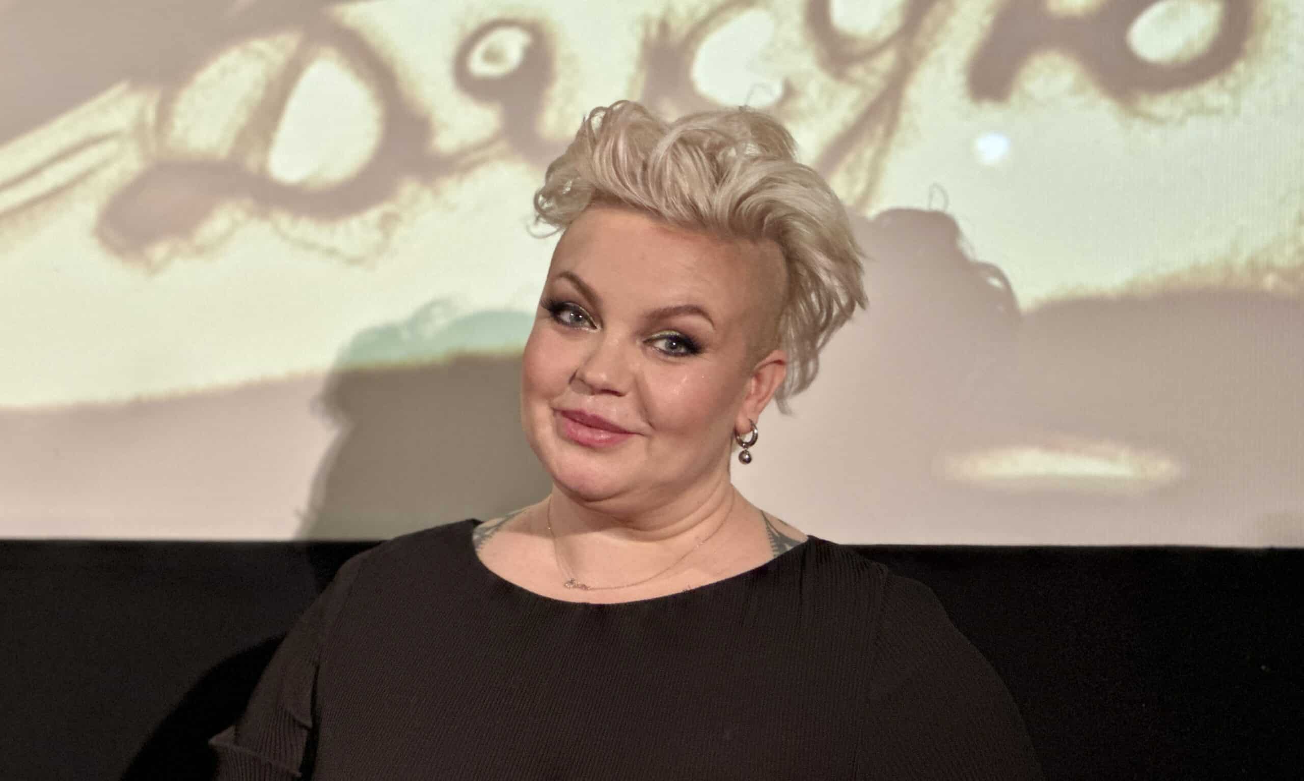 Артистка шоу песочной анимации Вера Сивороткина. Цюрих, 6 января 2024 г. (© forall.swiss)