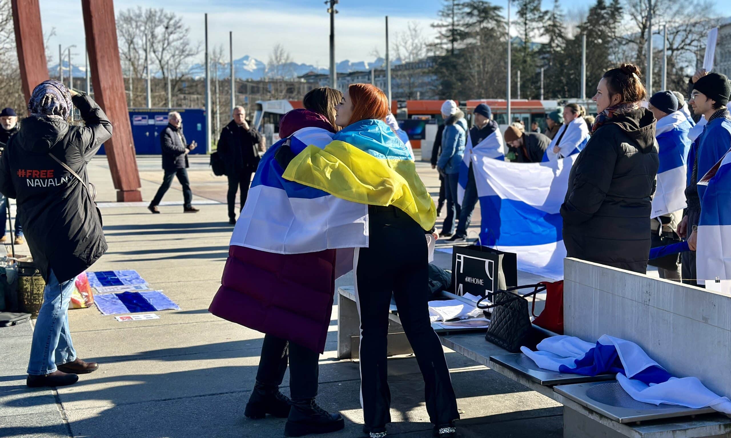 В третьи выходные января митинги «Россия без Путина» прошли в 187 городах полусотни стран. Женева, 21 января 2024 г. (© forall.swiss)