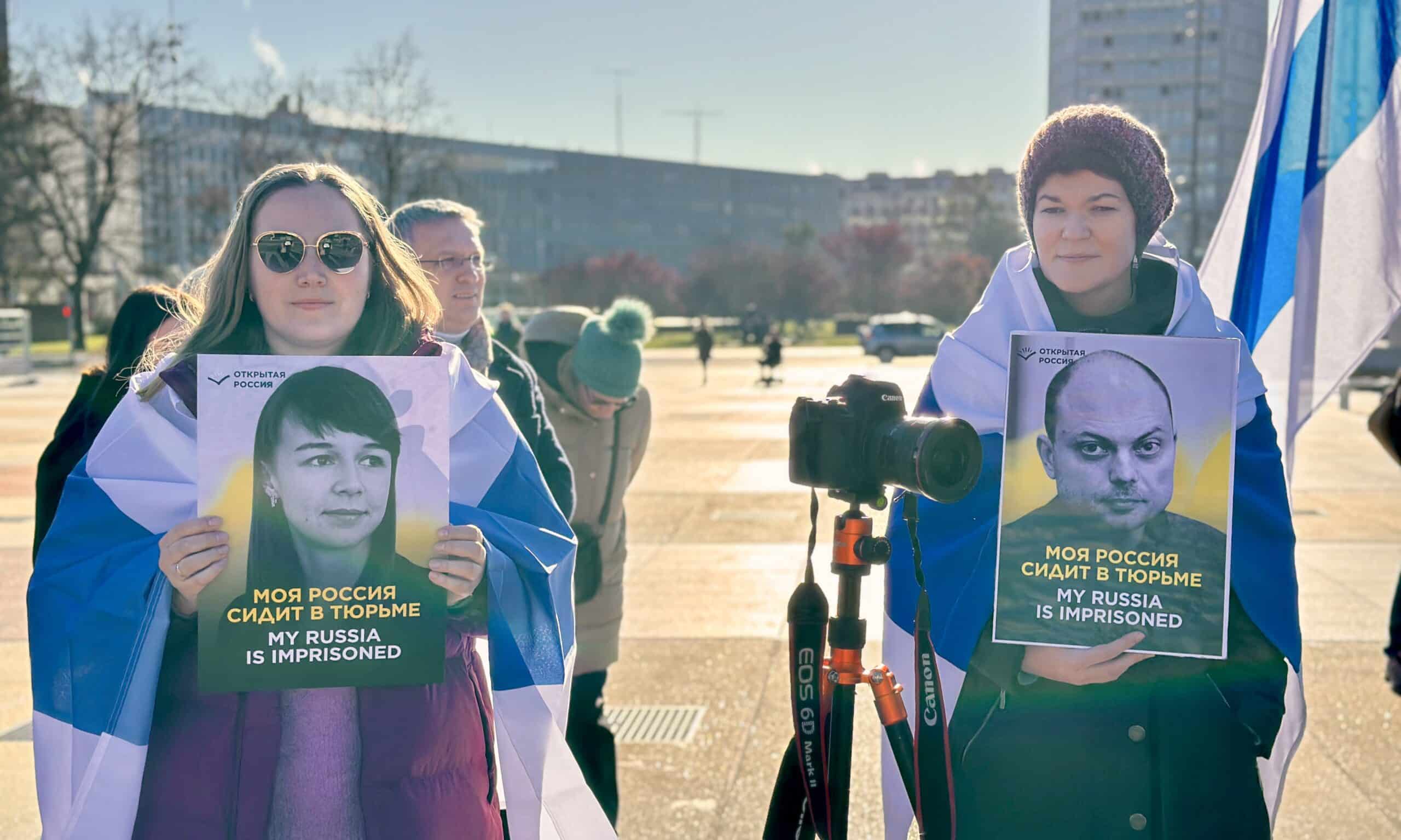 В списках Правозащитного центра «Мемориал» числится более 670 политзаключенных, в реальности их больше. Женева, 21 января 2024 г. (© forall.swiss)