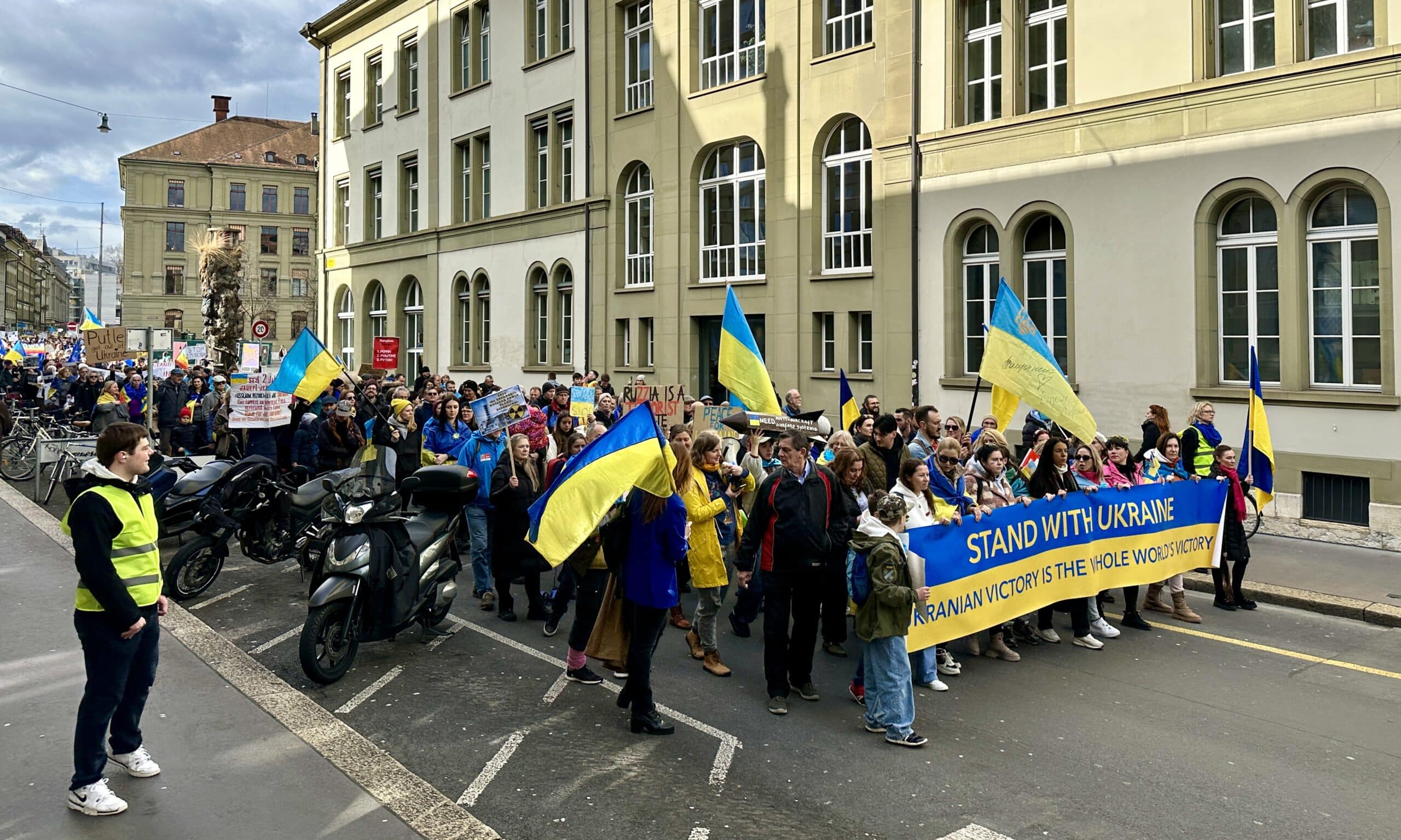 Украина надеется, что мирный саммит, организованный Швейцарией, состоится уже этой весной: признание Россией поражения обеспечит мир в Европе. 24 февраля 2024 г. (© forall.swiss)