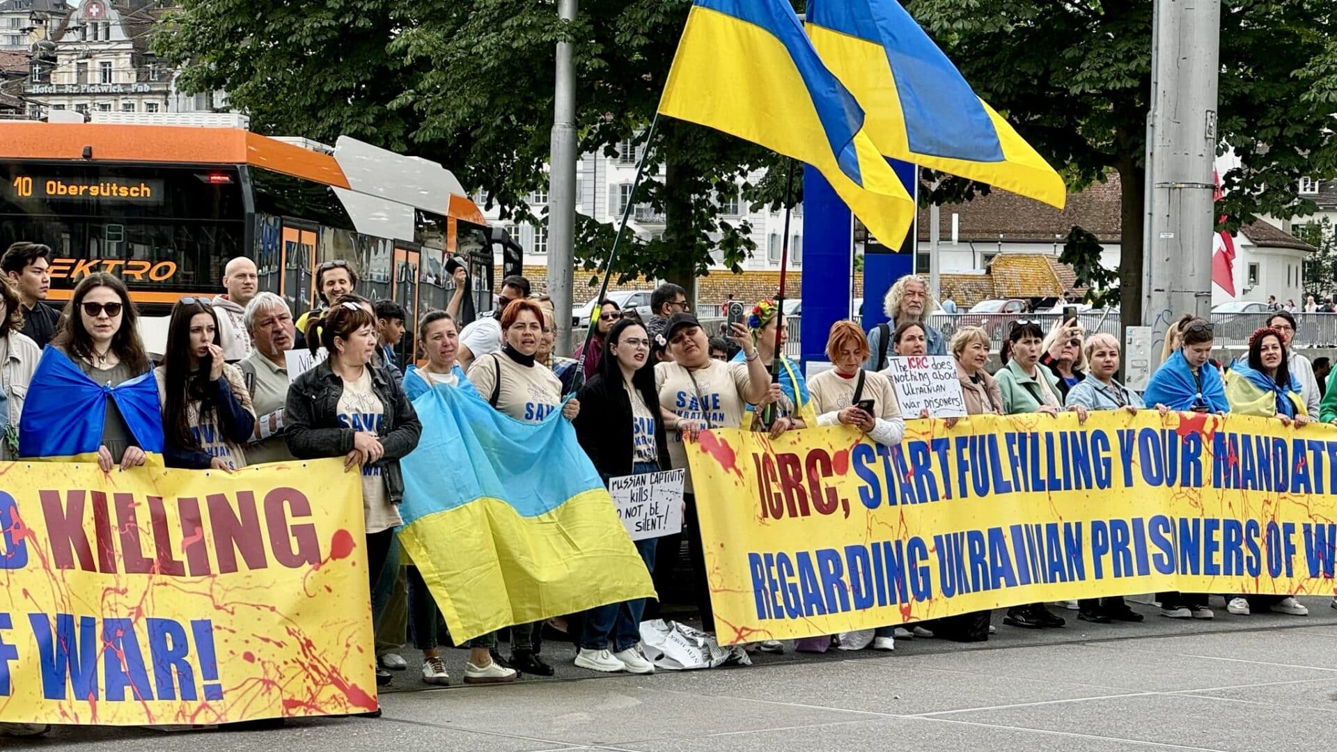 Акция «Save Ukrainian POWs! Free civilian detainees! Return Ukrainian kids home!». Люцерн, 15 июня 2024 г. (© Костянтин Мінков / Kostiantyn Minkov)