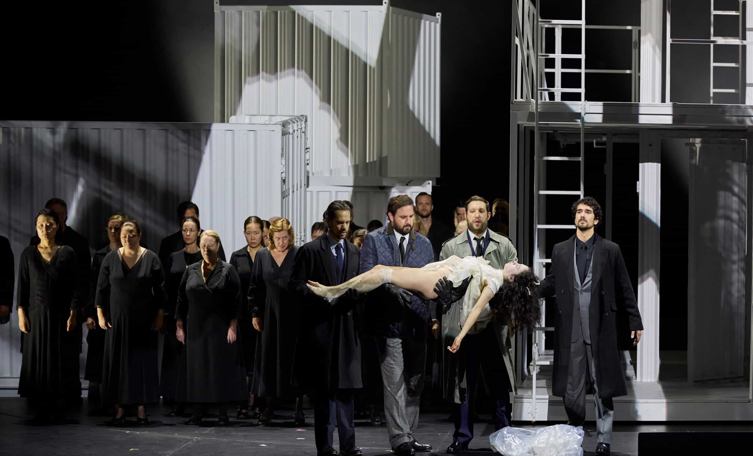 «Сицилийская вечерня» между ужасом и гротеском в Цюрихе