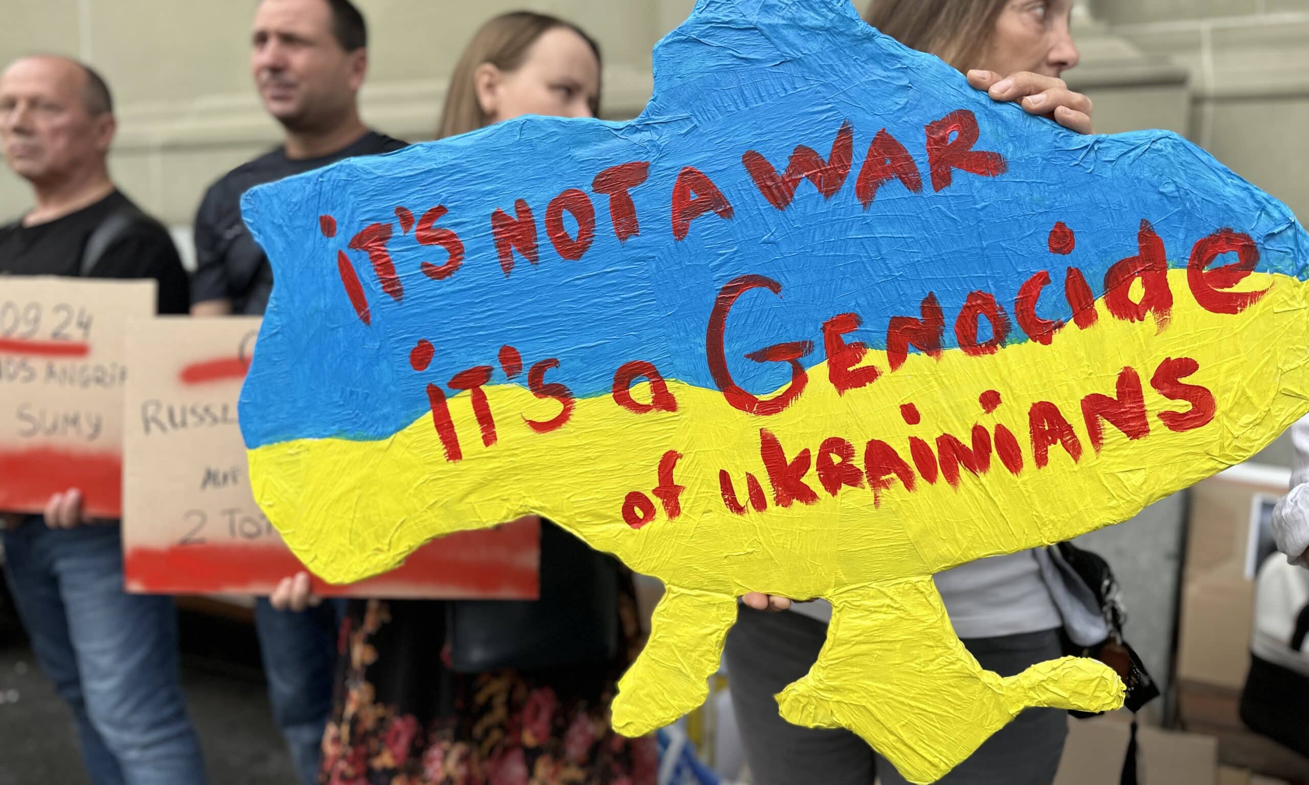 Акция 4 сентября 2024 года в Берне против российского террора в Украине. (© forall.swiss)