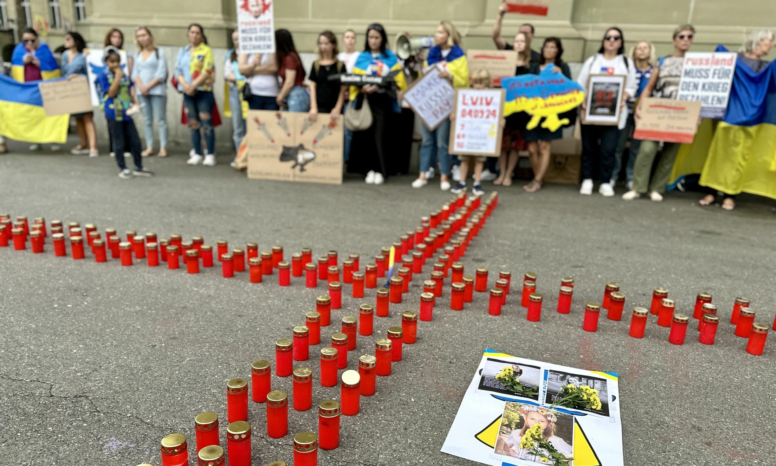 Акция 4 сентября 2024 года в Берне против российского террора в Украине. (© forall.swiss)