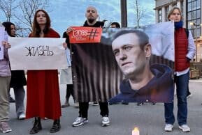 «Патриот» Навального — про выживание и борьбу со злом в России