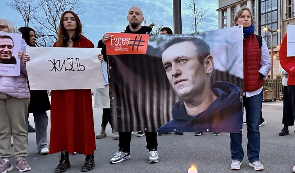 «Патриот» Навального — про выживание и борьбу со злом в России