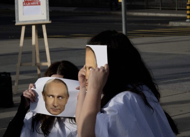 Карнавальный протест и эскалация войны