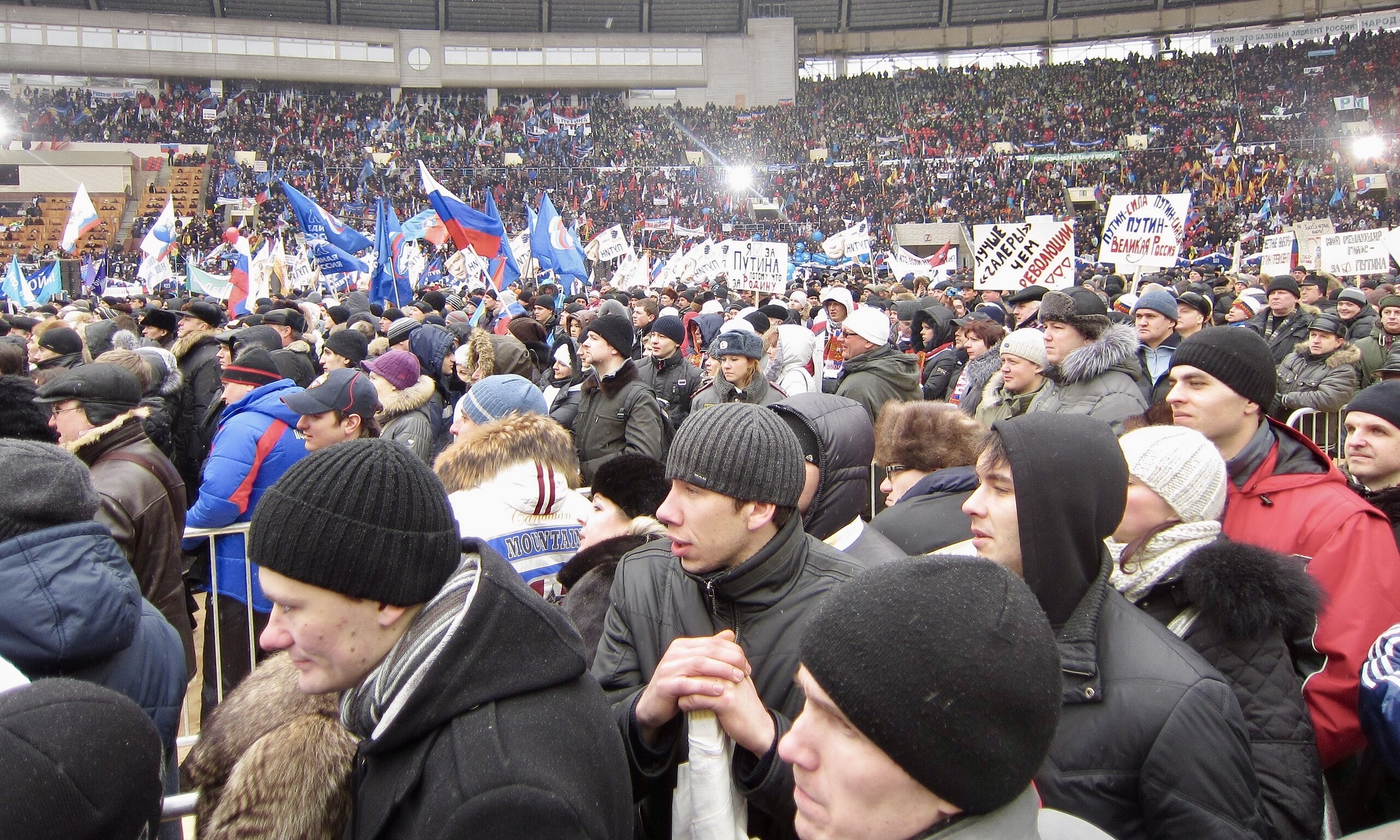 Песни вокруг Кремля. Новое кино про бывшую Россию