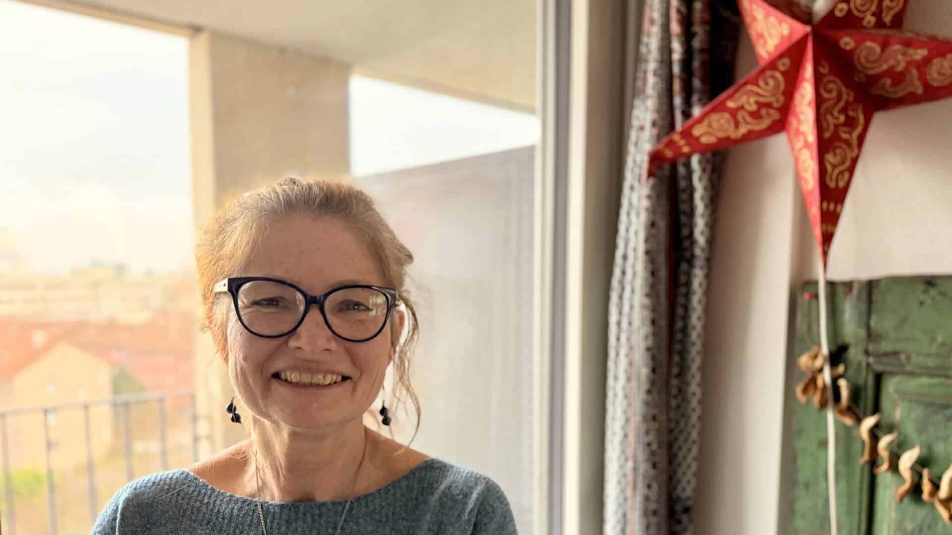 Литературная переводчица, знаток иранской керамики, издательница книг Франциска Штёклин. Цюрих, 20 января 2025 г. (© forall.swiss)