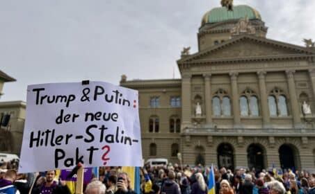 «К черту Путина и Трампа». Манифестация в Берне