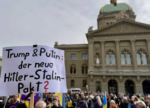 «К черту Путина и Трампа». Манифестация в Берне