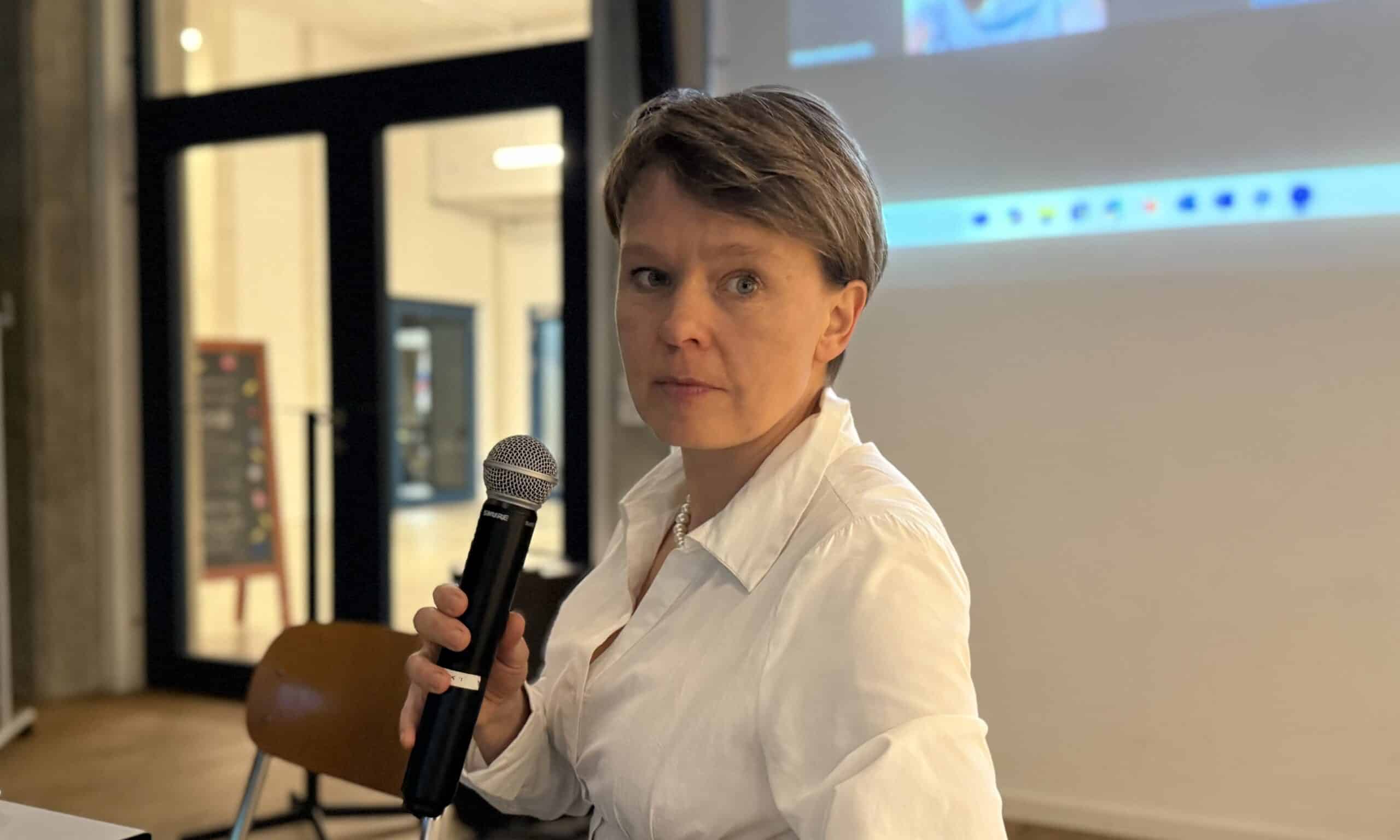 Координатор медиапроекта Activatica и волонтер Евгения Чирикова. Берн, 16 мая 2025 г. (© forall.swiss)