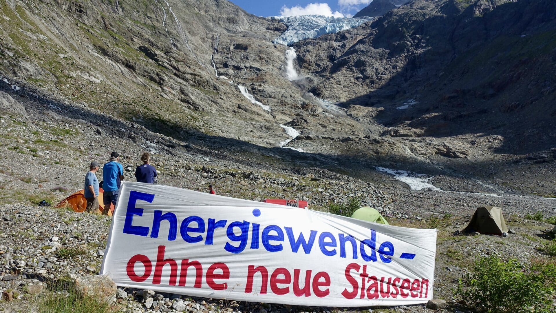 На этом участке Бернского нагорья ледник отступает. Компания Oberhasli Power Station AG планирует построить тут плотину и новую гидроэлектростанцию, экологи против. Трифт, 2019 г. (© Mary Leibundgut)
