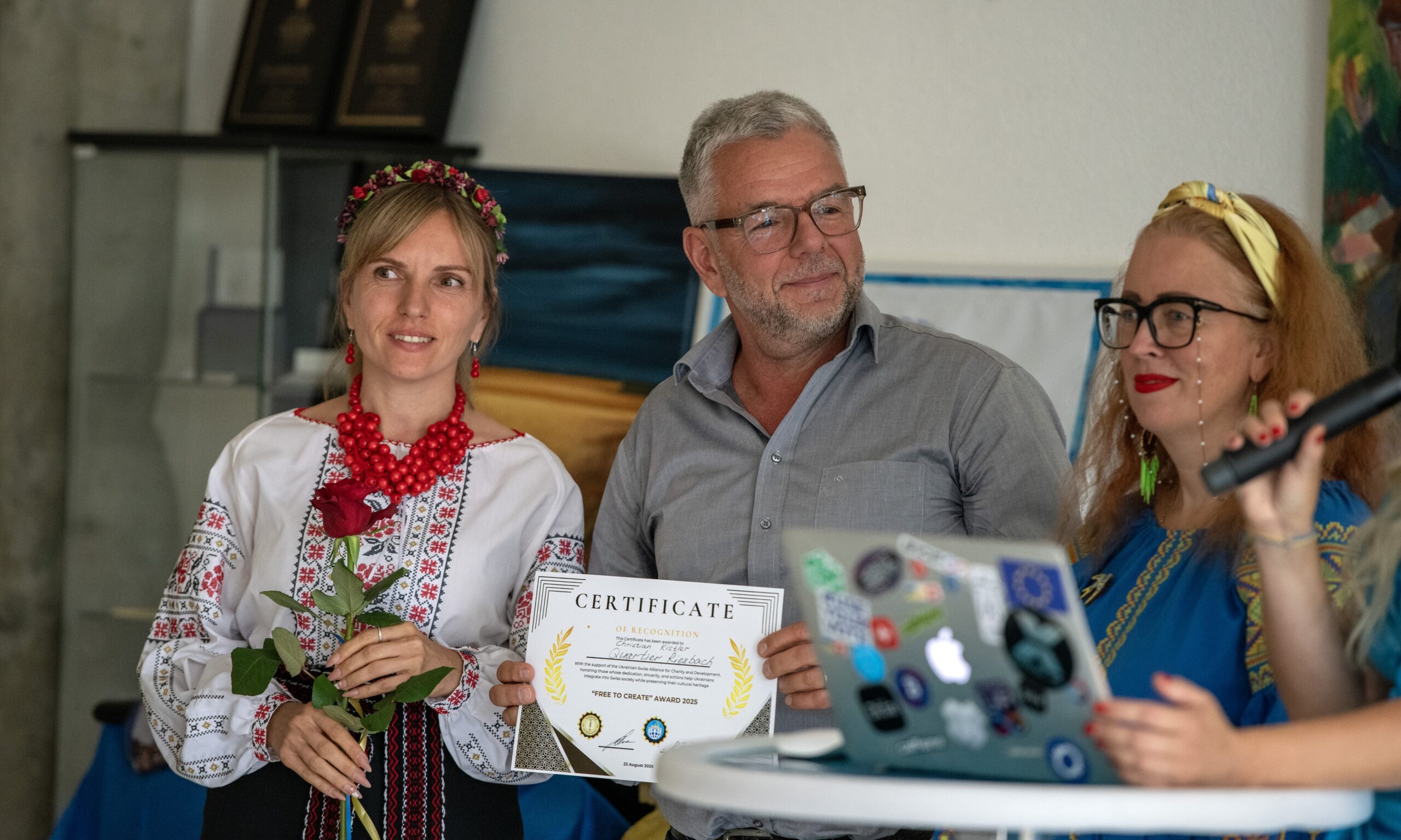 Церемонія «Вільні створювати» з нагоди Дня Незалежності України. Парк Бруно Вебера в Дітіконі, Швейцарія. 23 серпня 2025 р. (© Samuel Etzensperger / Herz2Herz)