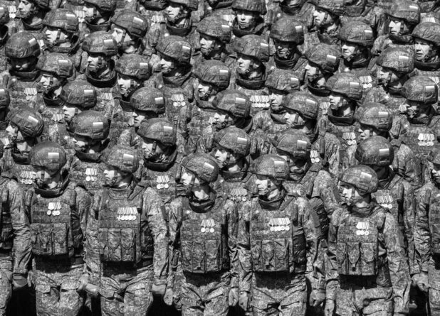 Жертвы и зрители войны. Евгений Добренко – об экономике пацифизма