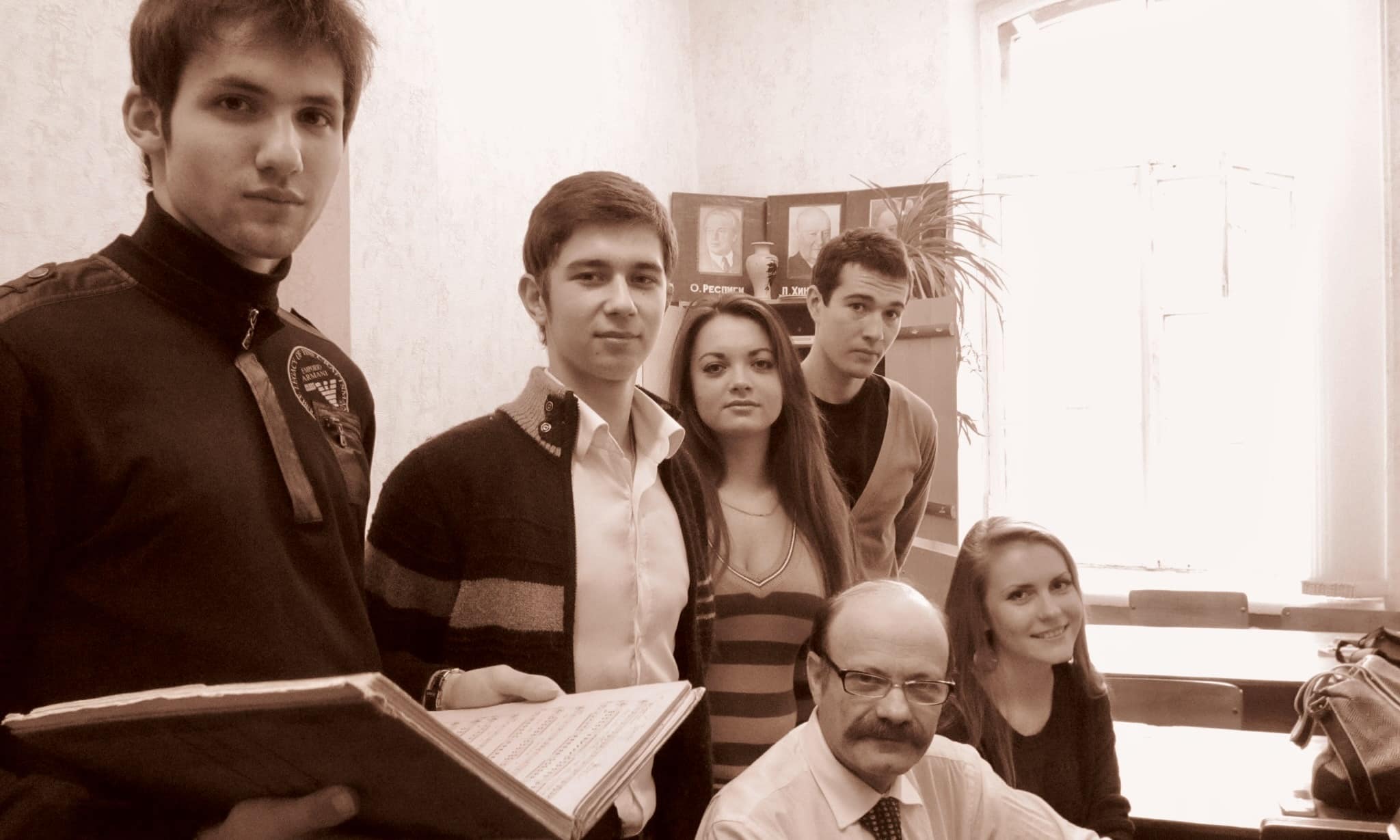 Со студентами Харьковского музыкального училища. 5 ноября 2012 г. (Личный архив)