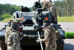 Не только деньги и оружие. ЕС планирует новые формы помощи Украине