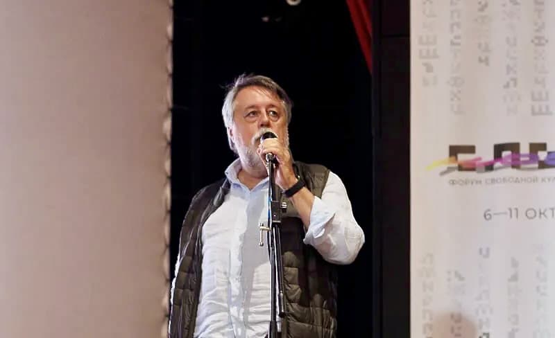 Режисер Віталій Манський. X форум вільної культури СловоНово. Тіват, Чорногорія. 6-11 жовтня 2025 р. (© Олексій Леняшин / slovonovo.me)