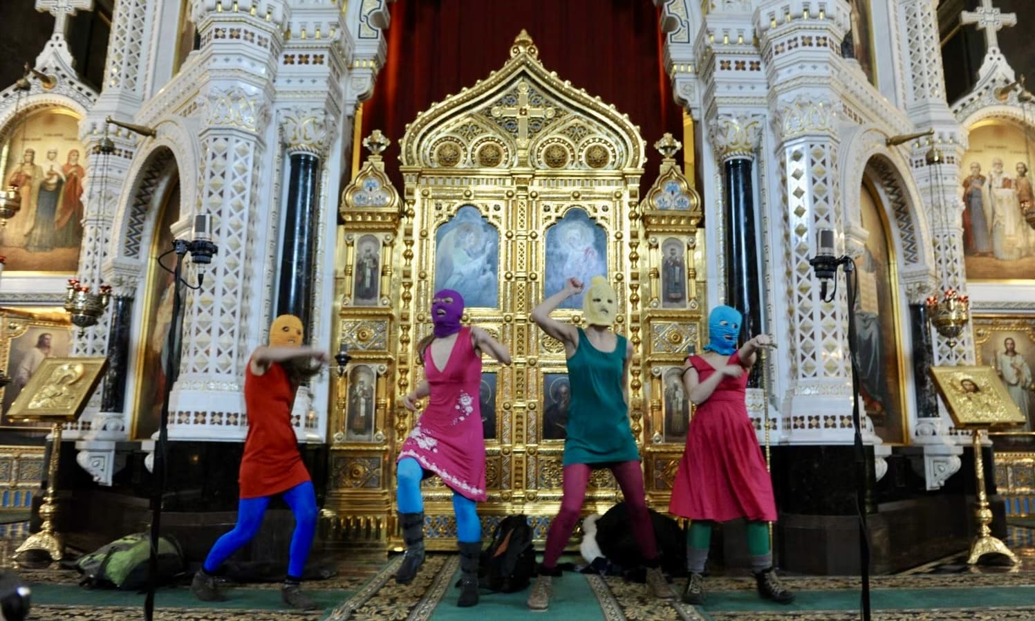 Pussy Riot, акция панк-молебен «Богородица, Путина прогони!» (© TASS)